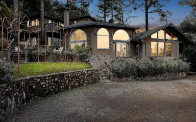 Alexander Valley Lodge with Pool & Hot tub