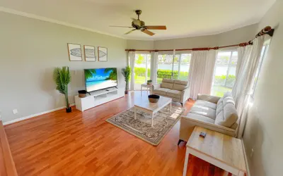 Waterfront Bliss at Tropical Townhouse