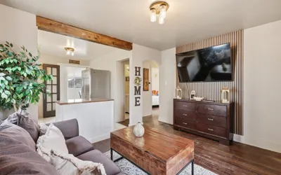 Cozy & Modern 3-Bed Bungalow in Heart of Greeley