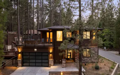 34 - The Maple Crest