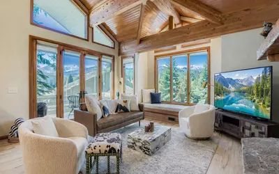 3BR Deer Valley Family Retreat | Hot Tub and Fireplace 7560