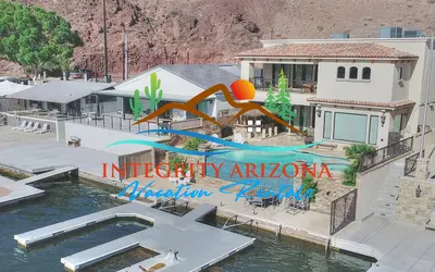 Splash Landing! Dock, Pool & Hot Tub | Riverfront House & Guest