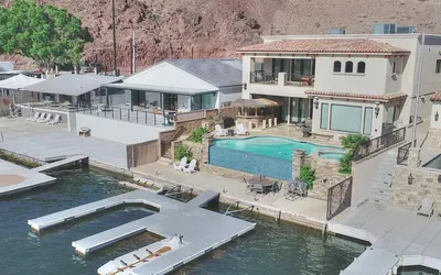 Splash Landing! Dock, Pool & Hot Tub | Riverfront House & Guest