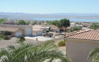 Vega Lane , Breathtaking Panoramic Lake view!