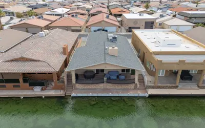 Apache Fyre, Canal Front Dock, Moovlaya Keys