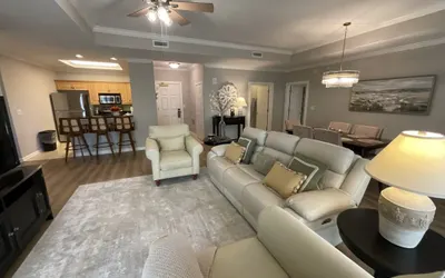 Oceanview Condo with Amenities, 703 Royale Palms