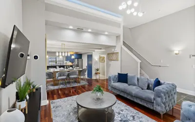 Enchanted Garden Resort 2 Miles from Disney 4 Bedroom Townhome