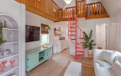 Hope House- Vacation Village 1 Bedroom with Loft