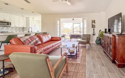 Punta Gorda 3-Bedroom Canalfront Vacation Home with Dock