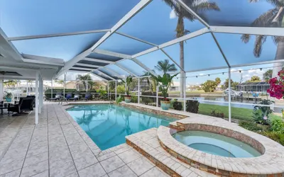 Punta Gorda Isles 4-Bedroom Private Pool+Spa Home on Canal