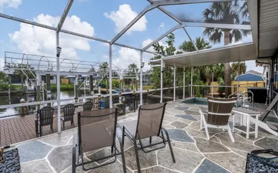 Port Charlotte Private Splash Pool with Canal 3 bedroom Home