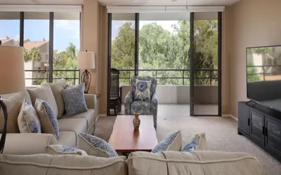 Anchorage Resort 3 Bedroom/3rd Floor Condo with Balcony