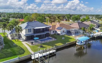 Port Charlotte 4 Bedroom Pool Vacation Home on Canal