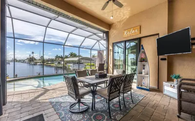 House on the Harbor Private Pool+Spa on Canal