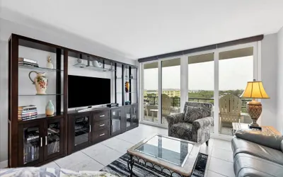 Anchorage Resort 8th floor condo in Siesta Key with private beach access, pool, boat dock!