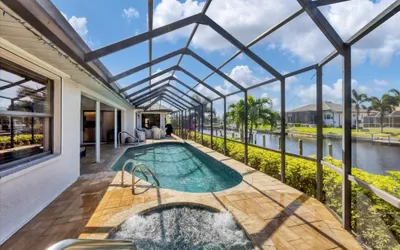 Punta Gorda Isles 3 Bedroom Private Pool+Spa Home on Canal