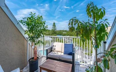 Relaxing Townhome by Lemon Bay, minutes to Beach