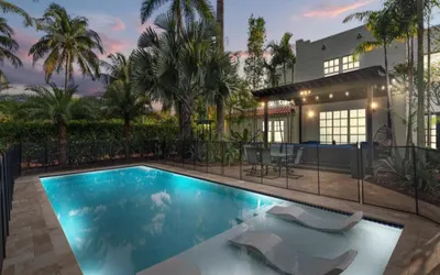 2 Mansions w/ Pool in West Palm Beach!