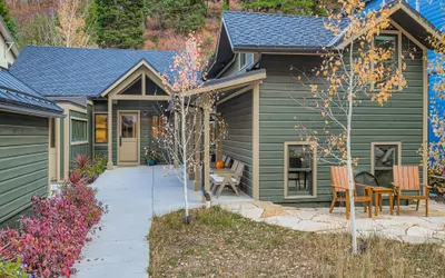 Old Town Luxe Retreat-Walk to Main. Hottub-Casita 173