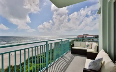 Oceanfront Condo with Beautiful Views