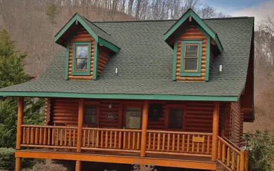 Charming Cabin Minutes Away from Great Smoky Mountains National Park