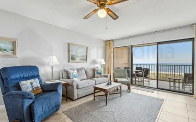 Ocean View Condo, Easy Acces to the Pool and Private Walkway to the Beach
