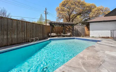 Pool & Patio Near Galleria, 30 Min to AT&T Stadium