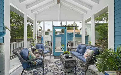 The Blue Pelican | Walk to Beach | Bikes | Galveston Island