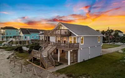 'Horizon Haven' - Beachfront Escape!