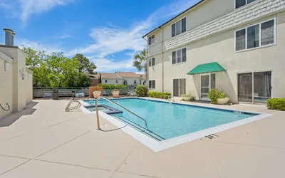 Shore to Please: Condo with pool, views of beach!