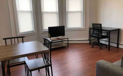 Private 2-bedroom apartment with direct bus to NYC Manhattan only a 5-minute walk away