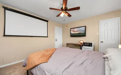 Queen BR.Projector, Hi-Speed Wi-Fi, Patio