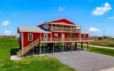 Big 6BR Beach Getaway for 20 | Near Ferry, 3 Units