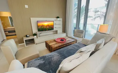 Incredible One Bedroom Apartment Ocean Front