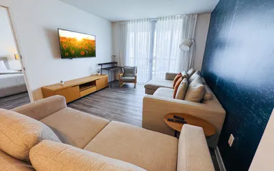 Excellent Two Bedroom Apartment w/Nice View