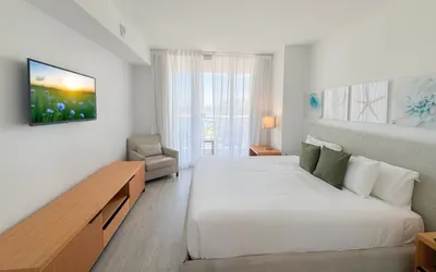 Excellent One Bedroom Apartment with Great View