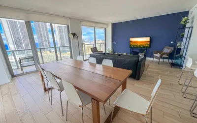 Exclusive 3 bedrooms apartment w/Amazing View