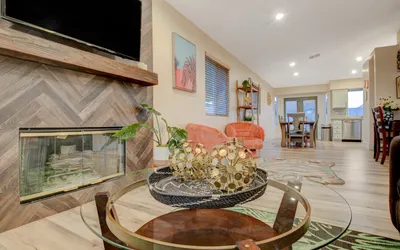 Beautiful, Cozy Home, Game Room, Pool/Spa