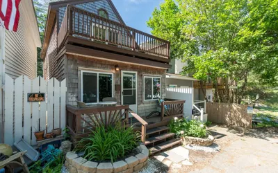 Charming Beach House w/ Ocean Views & Deck