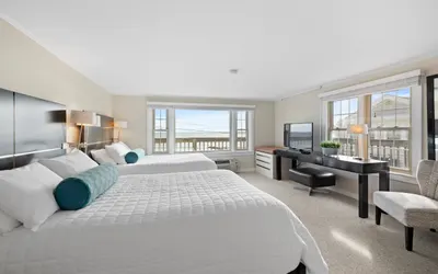 Oceanview Double Bedroom Unit with Shared Deck