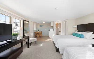 Oceanview Double Bedroom Unit with Shared Deck
