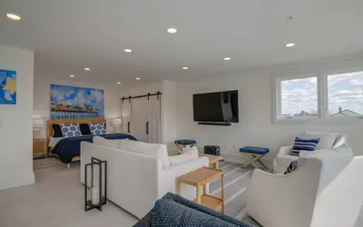 Ocean View Luxury Condo with Rooftop Lounge