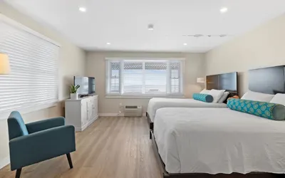 Cozy Oceanfront Room | 2 Beds + Kitchenette