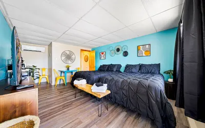 Comfortable Motel Room–2 Full Beds, Pool & Parking