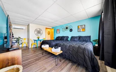 Comfortable Motel Room–2 Full Beds, Pool & Parking