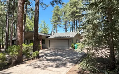 Pet Friendly w/ Fenced Yard - Mountain Travelers Retreat