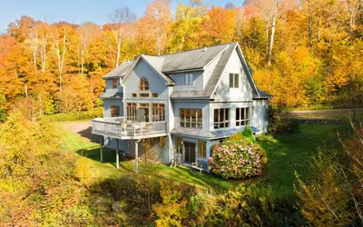 Vistas for Miles at this 4 Bedroom Mtn Dream House