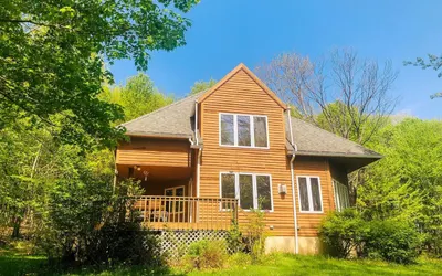 Paradise on 12 Acres with A/C and Pool Nearby