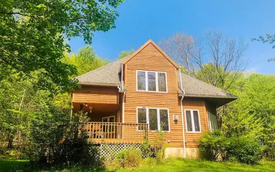 Paradise on 12 Acres with A/C and Pool Nearby