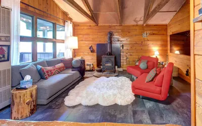Woodland Log Cabin | Sauna, Deck, Peace & Quiet